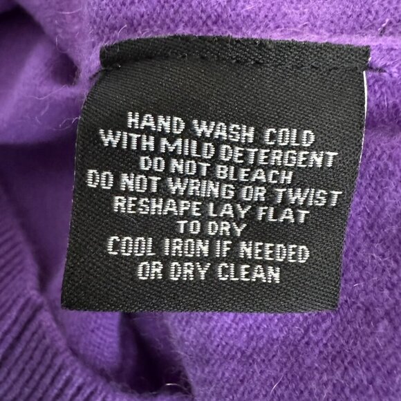C by Bloomingdale's 100% Cashmere V-neck Sweater Women's Medium orchid purple - Picture 6 of 7